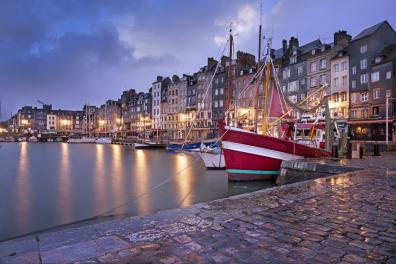 Abenddämmerung im Hafen von Honfleur