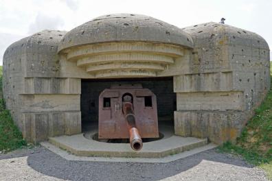 Geschützbunker der deutschen Batterie in Longues-sur-Mer mit 15 cm Kanone