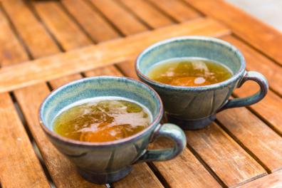 Cidre aus Tassen, sogenannten Bolées